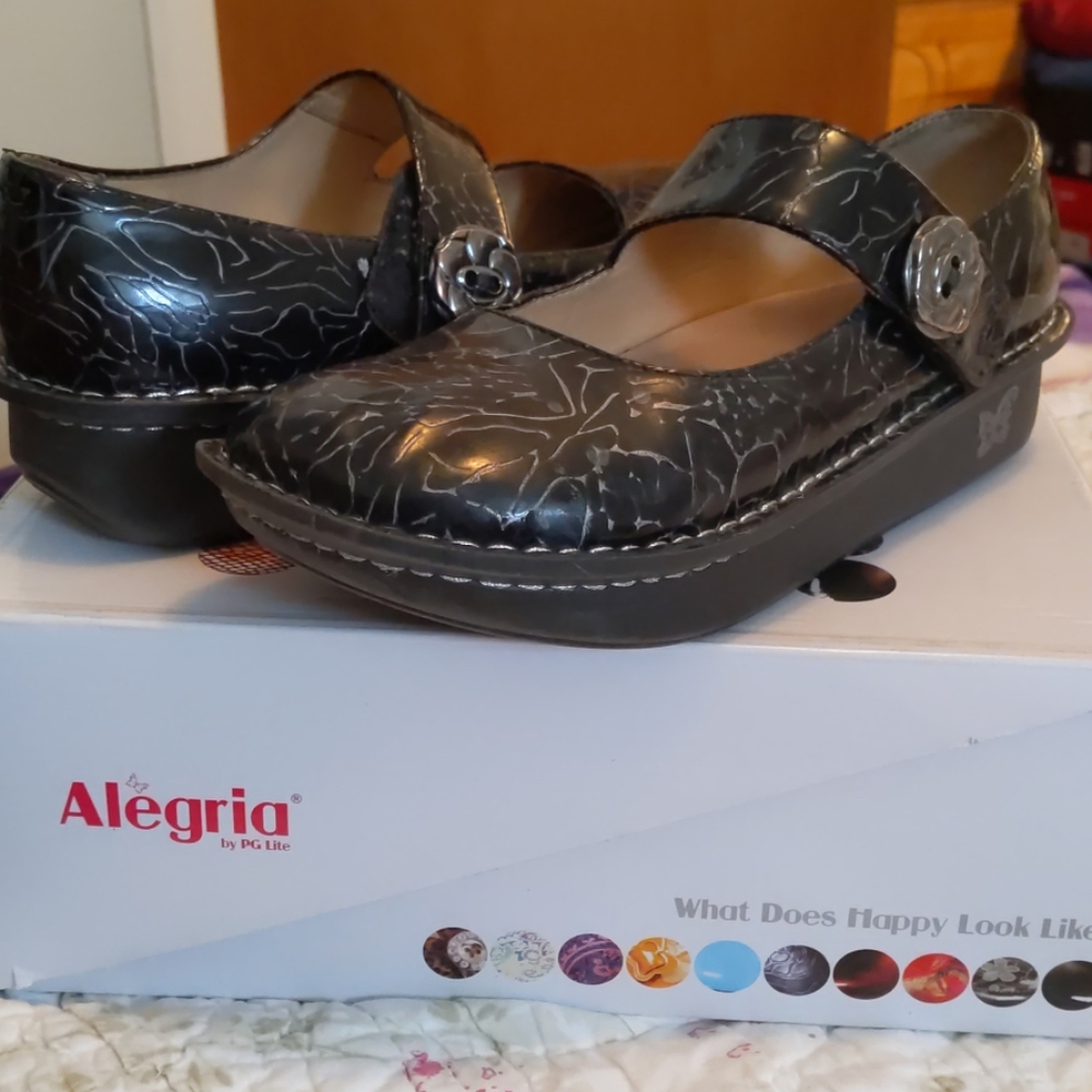 Alegria Clogs